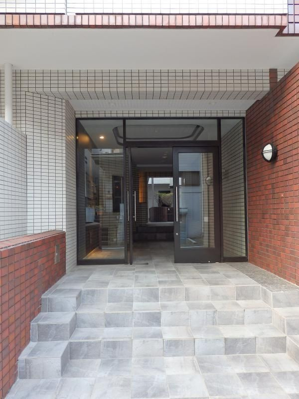 ローズマンションA-015のエントランス