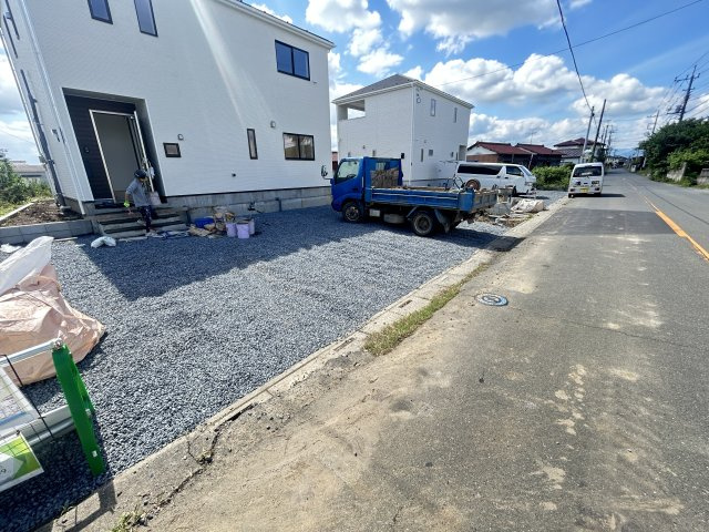新築　児玉郡上里町勅使河原第18　クレイドルガーデン　1号棟の前面道路含む現地写真|現地写真　北側接道幅員約6.9ｍ