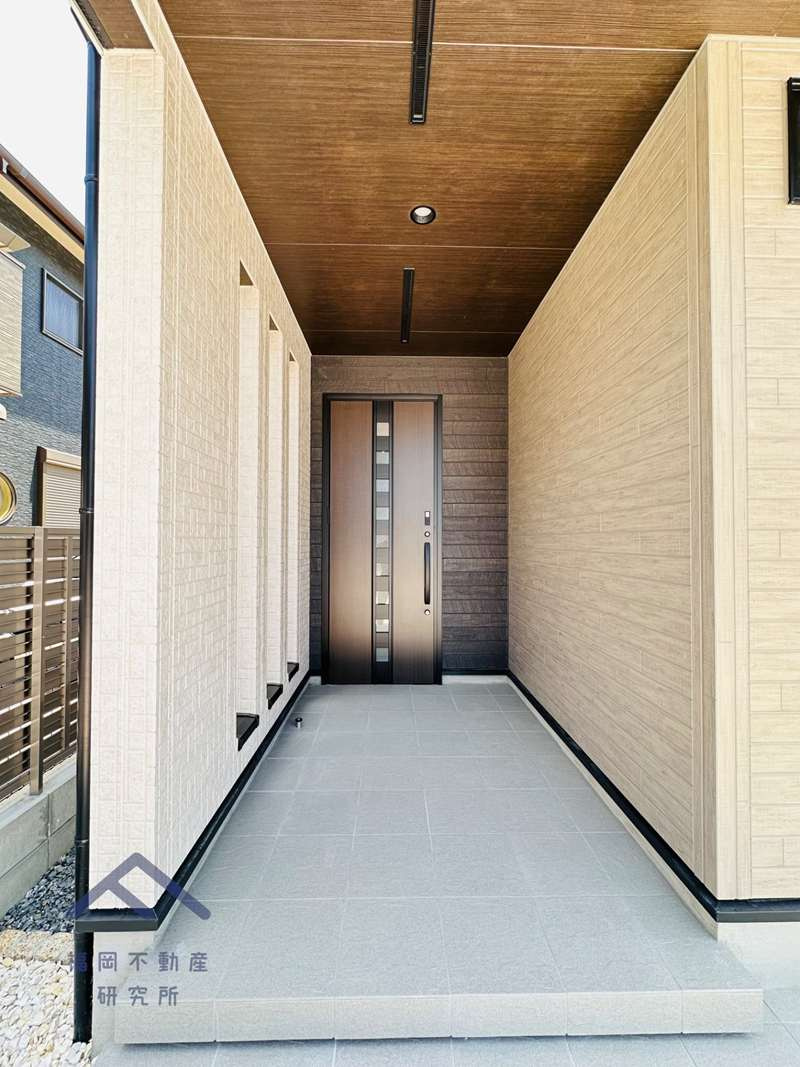 糟屋郡宇美町若草２丁目　戸建ての玄関