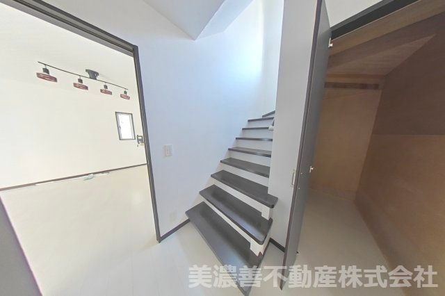 ６７２０４　岐阜市西河渡３丁目中古戸建の内装