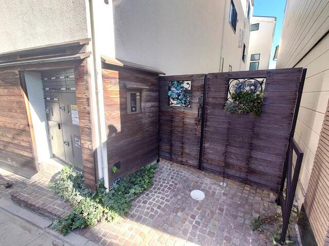 【エントランス】