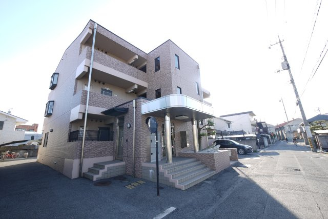 ピア大元駅前のエントランス