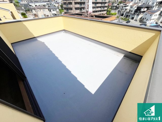 明石市西朝霧丘　未入居のバルコニー|ワイドバルコニーは洗濯物を干すスペースが広いのでご家族が多くても安心！