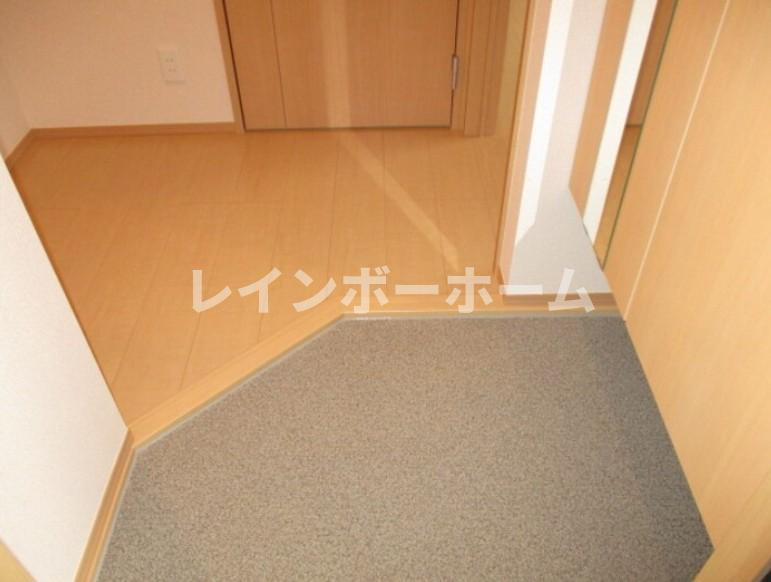 シャトレー新鎌ヶ谷　仲介手数料（賃料の1.10ヵ月）の50％OFF対象物件！の玄関|ゆったりとした玄関です