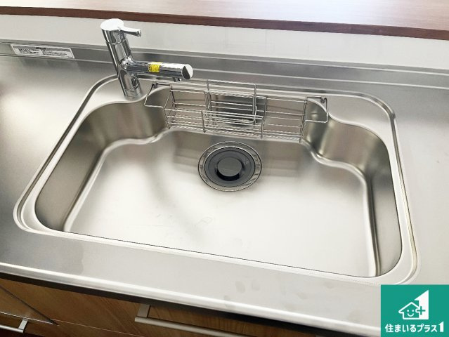 明石市西朝霧丘　未入居の設備|蛇口の先端に浄水器を内蔵しています！原水と浄水、お湯と冷水、シャワーの切替えがワンタッチなので用途によって使い分けられます。
