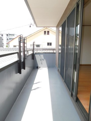名古屋市南区曽池町２丁目の中古一戸建のバルコニー|◇２階バルコニー◇　　南面で陽当り良好なワイドバルコニー！