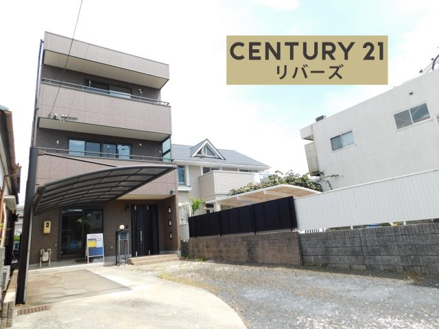 名古屋市南区曽池町２丁目の中古一戸建の外観|☆２０２６年５月リフォーム済☆　　南向き！　敷地５１．３４坪！　カーポート付き・駐車最大４台可！　鉄骨造！　２世帯住宅可♪　ワイドリビング約２４．８帖！　スーパーやコンビニ、教育施設徒歩１０分圏内♪