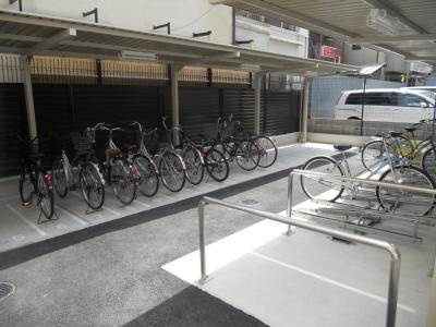スワンズ京都七条リベルタの駐車場|駐輪場
