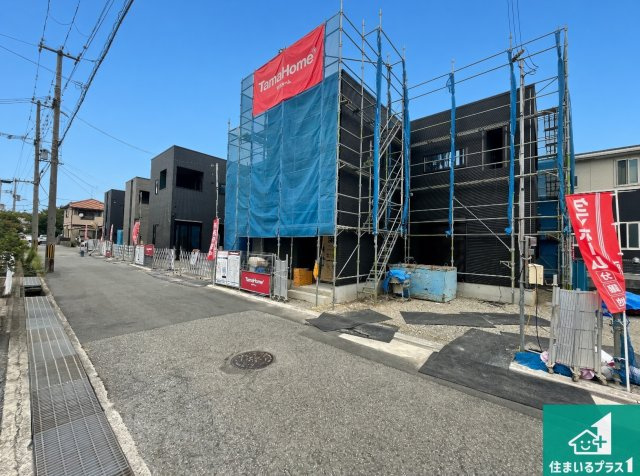 加古川市平岡町二俣　新築一戸建ての前面道路含む現地写真|周辺は落ち着いた街並みの住宅地！子育てがしやすい住環境です！まだ未完成ですが、現地でしかわからない事もございます。是非一度ご覧ください。