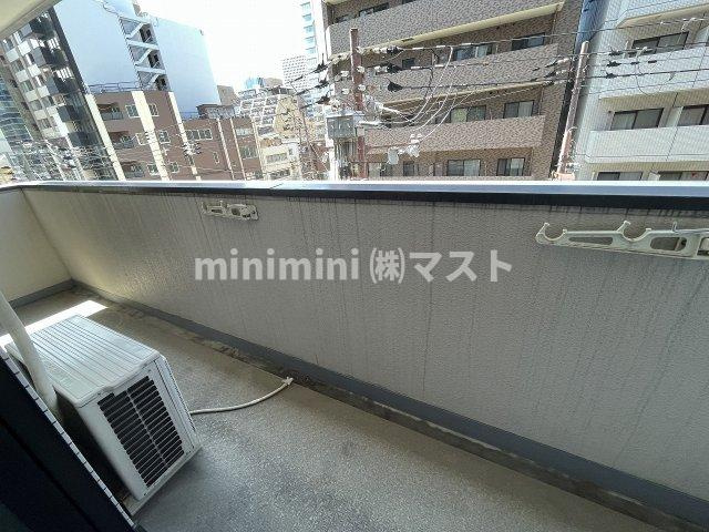 内外うつぼビルのバルコニー