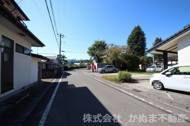 クレイドルガーデン日光市平ケ崎第１の前面道路含む現地写真|〇前面道路〇
西側公道　幅員5.92ｍ