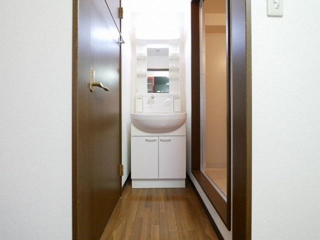 第13関根マンションの洗面所