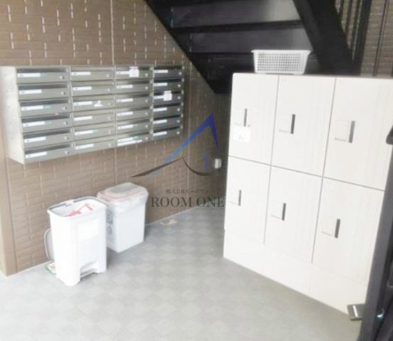 セジュール井草Ⅱのその他共用部分|集合ポストと宅配ボックスです。