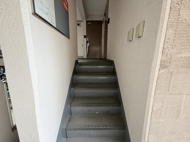 シティライフ稗原の玄関