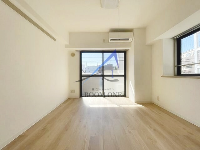 ハーブハイム３の居間・リビング|洋室のお部屋です。