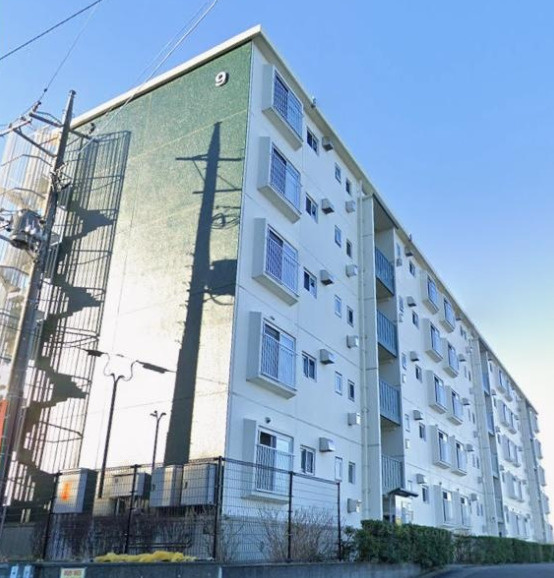 厚木毛利台ハイツ9号棟の外観