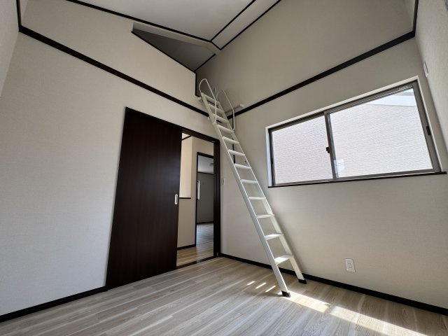 明石市大久保町大久保町戸建の洋室