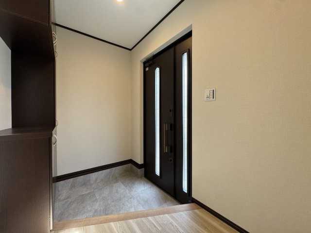 明石市大久保町大久保町戸建の玄関