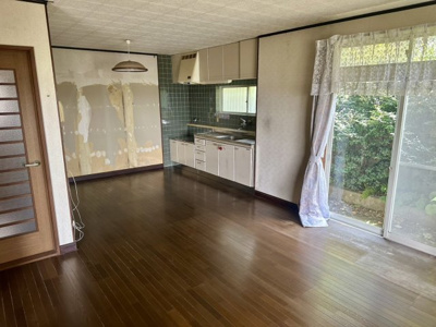 【居間・リビング】 | 東坂元2丁目中古戸建て