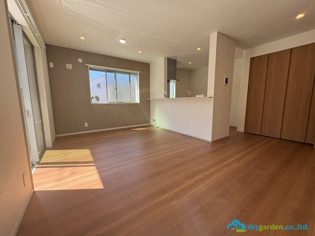 茅ヶ崎市中島４期　中古戸建の居間・リビング|おしゃれな居間です