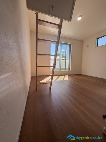茅ヶ崎市中島４期　中古戸建の寝室|開放的な寝室です