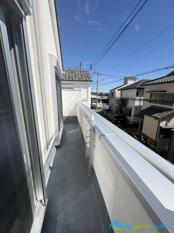 茅ヶ崎市中島４期　中古戸建のバルコニー|開放的で明るい空間を演出してくれるバルコニーです
