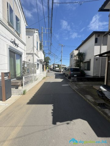 茅ヶ崎市中島４期　中古戸建の前面道路含む現地写真|前面道路含む現地写真です