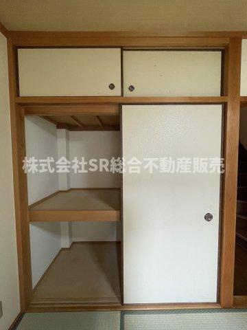 本町中古戸建の収納|奥行きのある収納です！