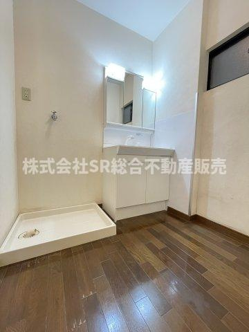 本町中古戸建の脱衣所|広々とした脱衣所です！