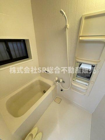本町中古戸建の浴室|足を伸ばしてゆったりくつろげる浴室です！