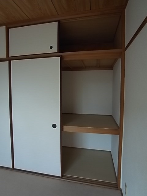 尼崎市東園田町４丁目の賃貸マンションの収納