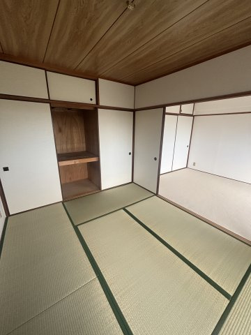 ウエルハイツ東園田の和室