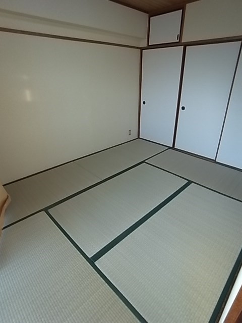 尼崎市東園田町４丁目の賃貸マンションの和室
