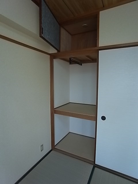 尼崎市東園田町４丁目の賃貸マンションの和室