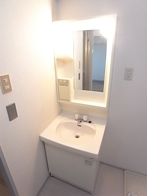 尼崎市東園田町４丁目の賃貸マンションの洗面所