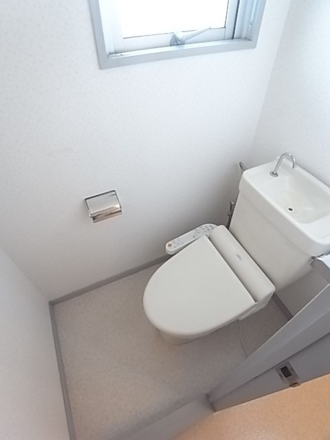 尼崎市東園田町４丁目の賃貸マンションのトイレ