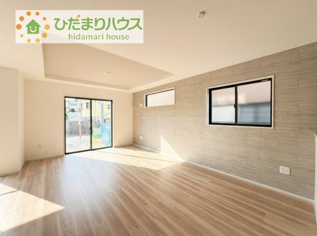 【居間・リビング】 | 取手市井野台5期　新築戸建　1号棟 | お子様が元気に遊べる広々としたリビングです！