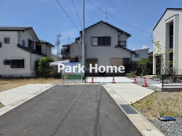 高知市鴨部　-７号地-新築戸建ての前面道路含む現地写真