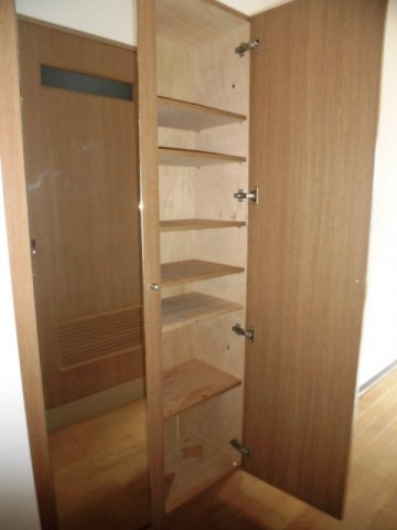 大阪市中央区松屋町住吉の賃貸マンションの収納