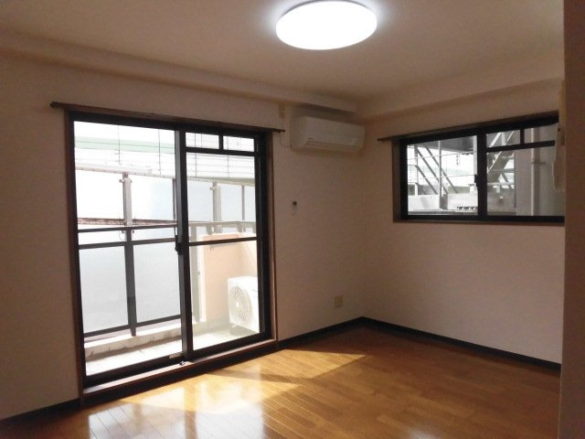大阪市中央区松屋町住吉の賃貸マンションの居間・リビング