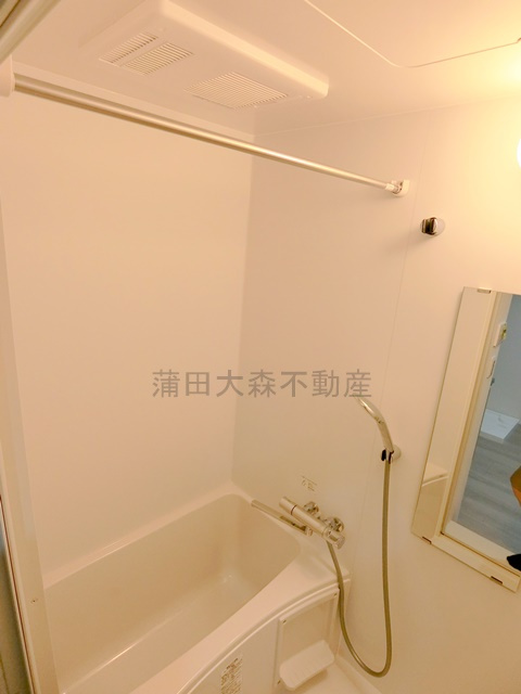 Lilas Terrace西糀谷(リラ　テラス西糀谷の浴室|浴室乾燥機付きのバスルーム　お風呂