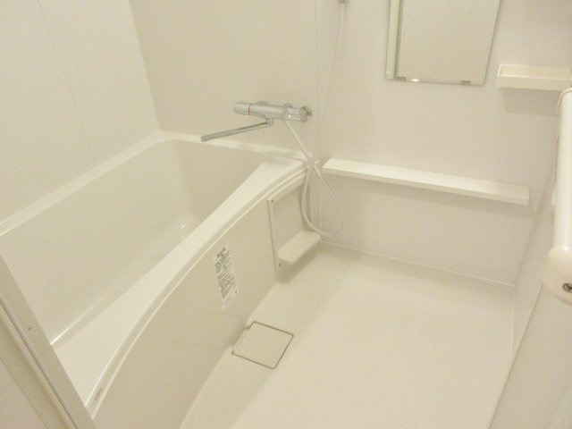 かぎ屋ビルの浴室