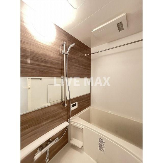 【浴室】コンフォリア・リヴ住吉千田