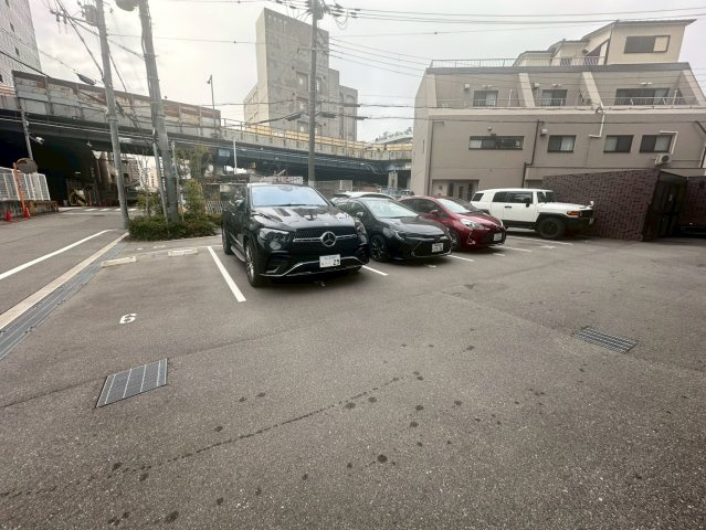 スプランディッド中之島DUEの駐車場