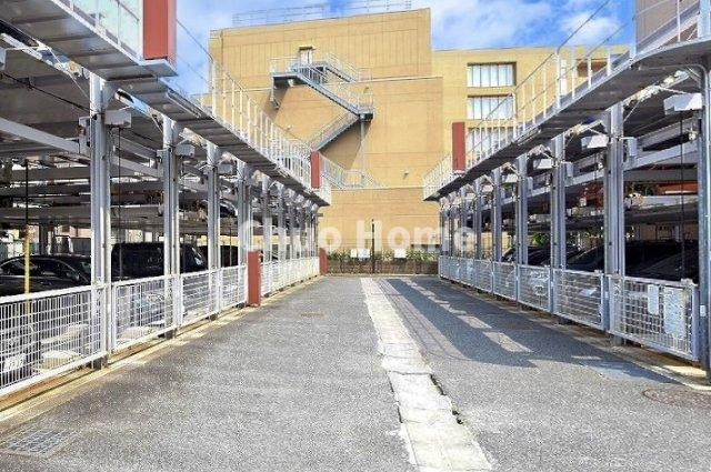 グランリオの駐車場|【敷地内駐車場】最新の空き状況や費用などの詳細は担当スタッフまでお問い合わせください。