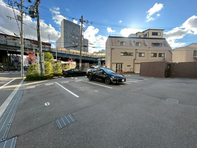 スプランディッド中之島DUEの駐車場