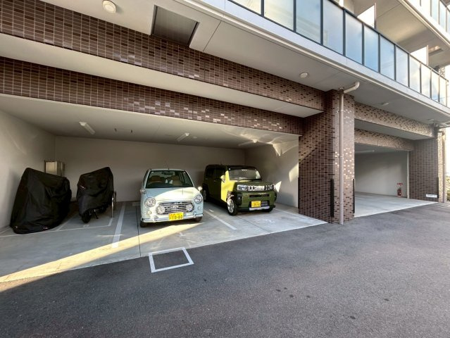 スプランディッド中之島DUEの駐車場