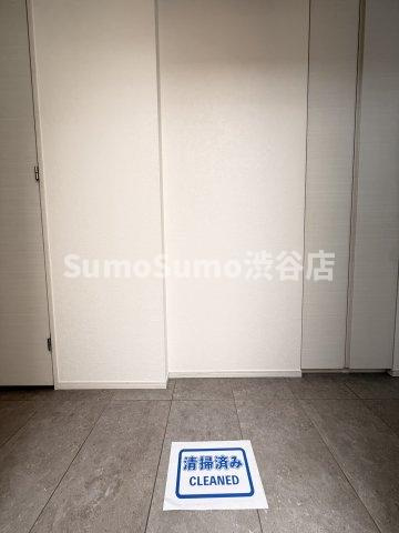 ポラスト代々木の玄関|明るい玄関です