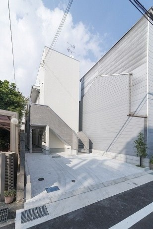 尼崎市東本町４丁目のアパートの外観