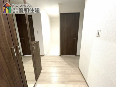 【玄関】 | ロイヤルコーポ朝霧